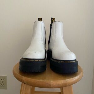 Dr Marten 2697 Smooth Leather Platform Chelsea Boots